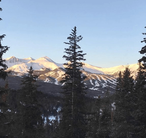 Loves Traveling To Beautiful Location